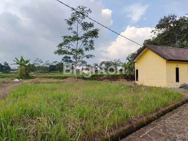 image TAKE OVER KAVLING PERUMAHAN. ADA 24 UNIT, SUDAH LAKU 5 UNIT, MASIH 19 UNIT. DI TEMANGGUNG, JAWA TENGAH. JARAK 300 M DARI PABRIK-PABRIK YANG MERUPAKAN SALAH SATU CENTRAL INDUSTRI DI JAWA TENGAH. (4)