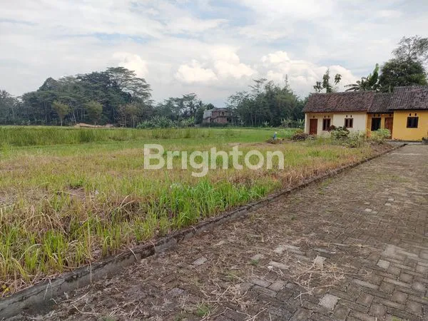 image TAKE OVER KAVLING PERUMAHAN. ADA 24 UNIT, SUDAH LAKU 5 UNIT, MASIH 19 UNIT. DI TEMANGGUNG, JAWA TENGAH. JARAK 300 M DARI PABRIK-PABRIK YANG MERUPAKAN SALAH SATU CENTRAL INDUSTRI DI JAWA TENGAH. (3)
