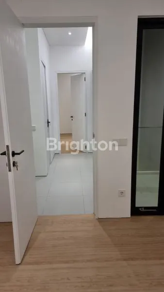 image RUMAH BARU GRESS 3 LANTAI SEMI FURNISH & KOSONGAN DI SUTOREJO (7)