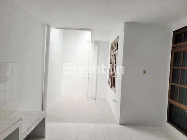 image TMN MAJAPAHIT RUMAH 1 LT SIAP HUNI SEMARANG TIMUR (6)