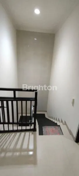 image RUMAH BAGUS SIAP HUNI PAKUWON CITY SURABAYA DEKAT ITS (4)