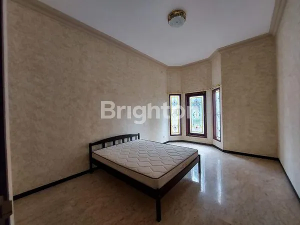 image RUMAH MEWAH DI ISTANA DIENG. LOKASI PREMIUM DI KOTA MALANG TENANG, AMAN, ASRI (4)