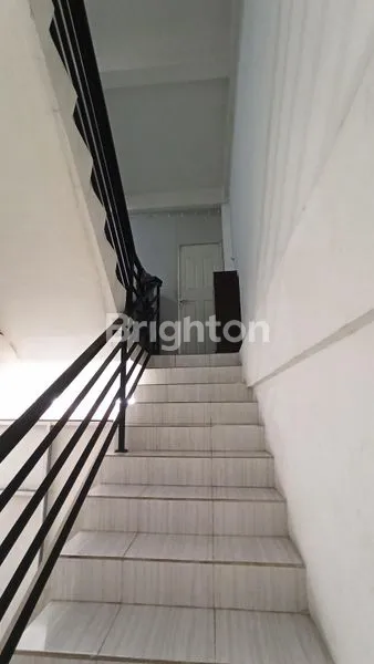 image RUKO 3 LT DI CITRALAND DRIYOREJO CBD GRESIK (5)