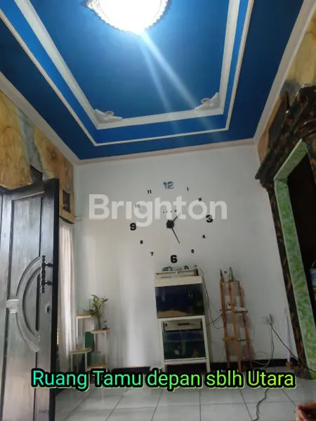 image RUMAH HOOK PINGGIR JALAN HIDUP DI MUSTIKAJAYA (4)