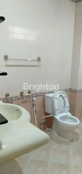 image RUMAH ASRI 2 LANTAI TERAWAT, SIAP HUNI (5)