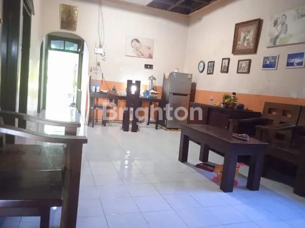 image RUMAH DI JALAN PAMENANG KEDIRI (4)