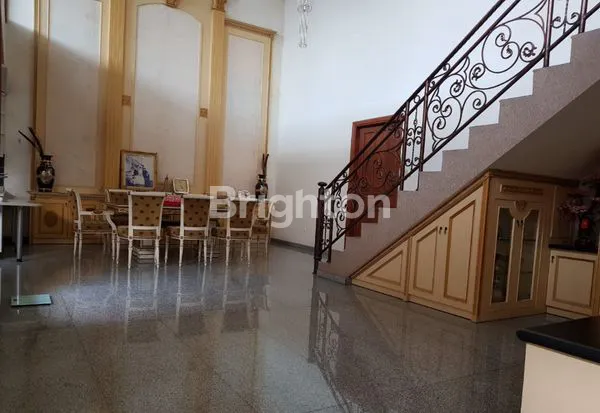 image RUMAH MEWAH CANTIK INDAH BUKIT DARMO GOLF (3)