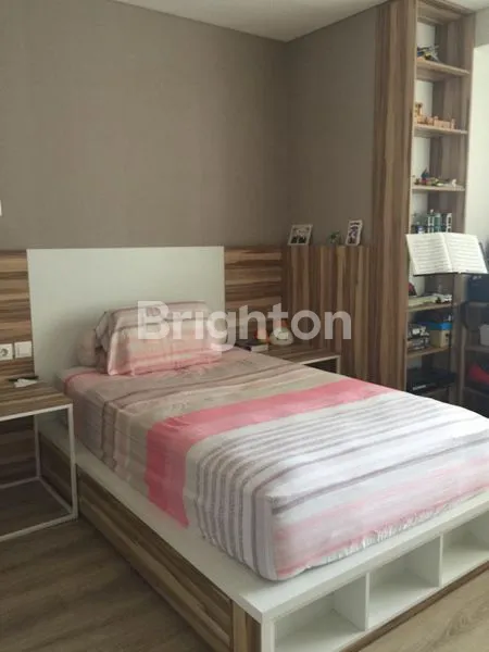 image APARTEMEN ELITE SOMERSET BERLIAN, PERMATA HIJAU 3BR FULL FURNISH (2)