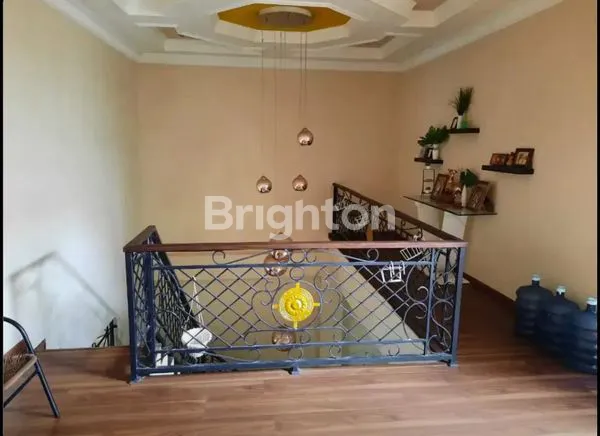 image RUMAH CANTIK 2 LANTAI SIAP HUNI STRATEGIS DI PERUMAHAN ELITE BOGOR (5)