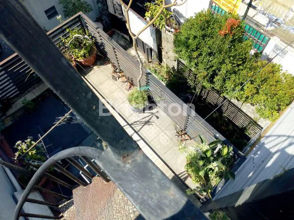 image RUMAH DI KAWASAN KOST CIKUTRA BANDUNG (2)