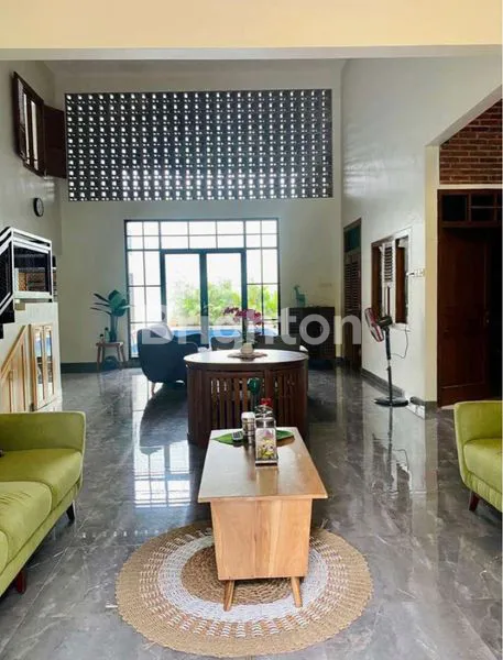 image RUMAH SERASA VILLA PLUS KOLAM RENANG DITENGAH KOTA SURABAYA SEKITAR KENJERAN KALIJUDAN, FULL FURNISHED (3)