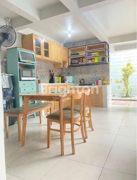 image RUMAH SERASA VILLA PLUS KOLAM RENANG DITENGAH KOTA SURABAYA SEKITAR KENJERAN KALIJUDAN, FULL FURNISHED (6)