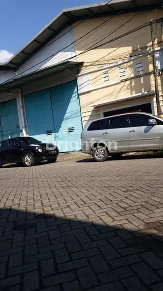 Gambar Property GUDANG SIAP HUNI, TERAWAT, BERSIH, TERLETAK DI KAWASAN PERGUDANGAN MEIKO 1, TIDAK BANJIR, DAPAT DILEWATI KONTAINER 40 FEED