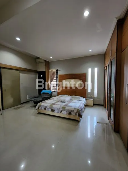 image RUMAH CANTIK MEWAH FULL FURNISHED 2 LANTAI SIAP HUNI DI PONDOK SURYA INDAH SAMARINDA (2)