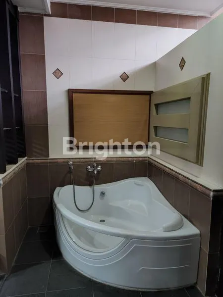 image RUMAH CANTIK MEWAH FULL FURNISHED 2 LANTAI SIAP HUNI DI PONDOK SURYA INDAH SAMARINDA (3)