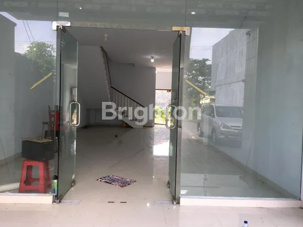 GEDUNG KOMERSIAL LOKASI PREMIUM