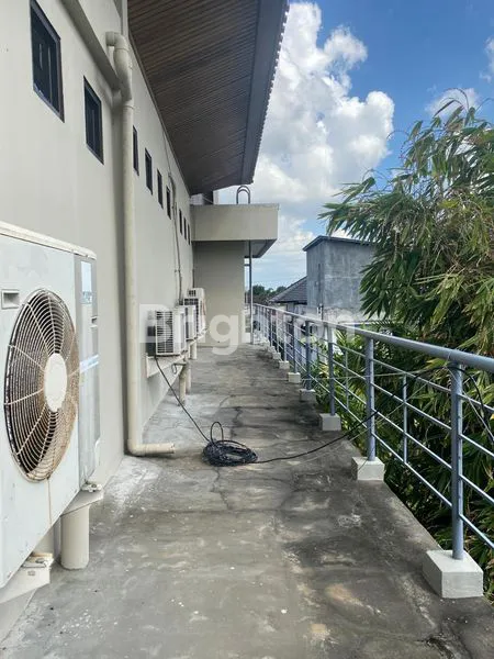 image GEDUNG MEGAH DI LOKASI STRATEGIS, TERAWAT DI KEROBOKAN (5)