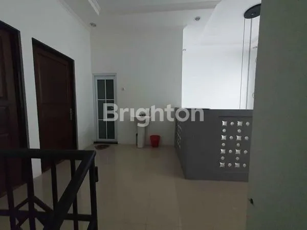 image RUMAH SIAP HUNI SEMI FURNISH 2 LANTAI DI TATAKA PURI BITUNG TANGERANG (6)