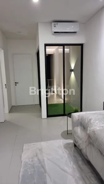 image 3 LANTAI CIAMIK POL .RUMAH BRAND NEW SURABAYA TIMUR (2)