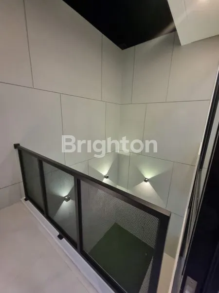 image 3 LANTAI CIAMIK POL .RUMAH BRAND NEW SURABAYA TIMUR (6)