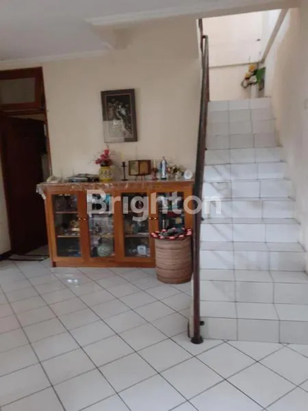 image RUMAH CANTIK 2 LANTAI SIAP HUNI (5)