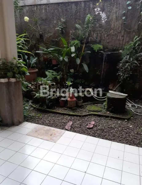 image RUMAH CANTIK 2 LANTAI SIAP HUNI (8)