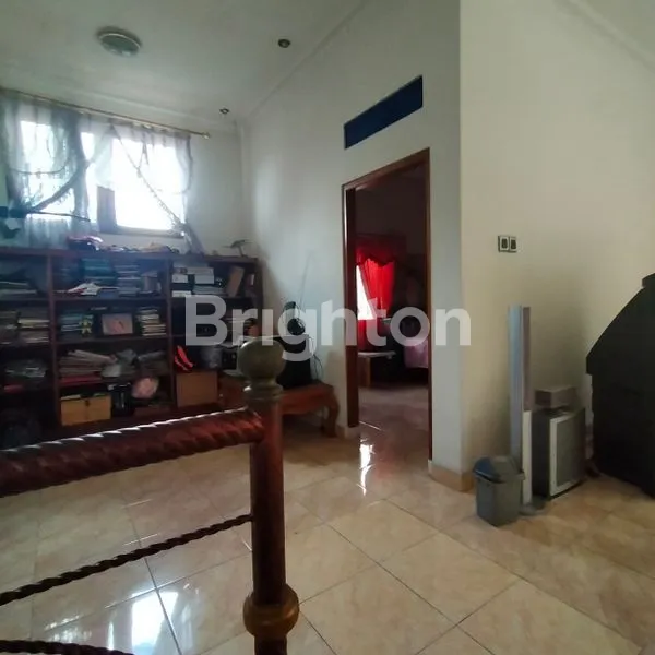 image RUMAH MODERN 2 LANTAI DI DEMANGAN BARU (8)