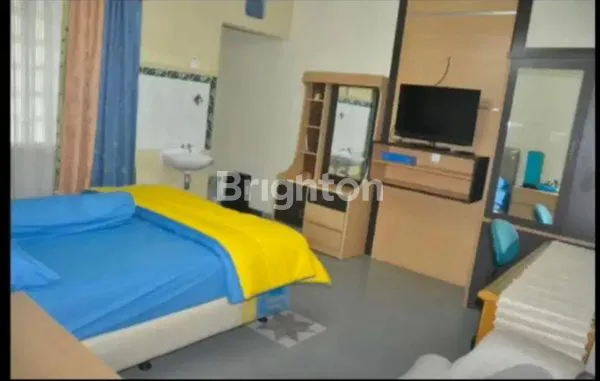 image RUMAH MODERN BESAR DIKAWASAN ELIT (6)