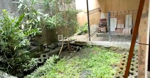 image RUMAH 2 LANTAI DEKAT MANAHAN (4)