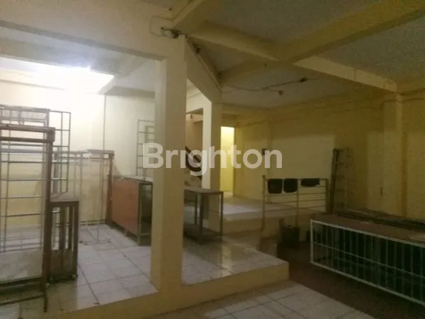 image RUMAH DI SAMPING BANK BCA PUSAT SOLO (7)