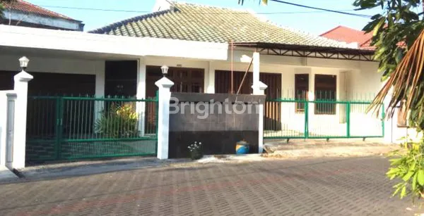 image RUMAH MEWAH SURABAYA BARAT SIAP HUNI (8)