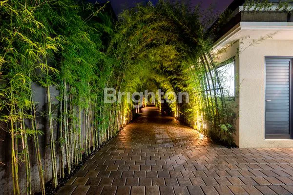 image LEASEHOLD VILLA PRESTISIUS DI LOKASI STRATEGIS SEMINYAK (8)