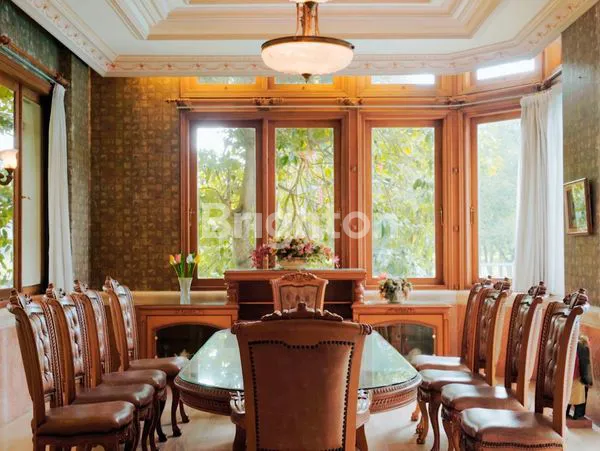 image RUMAH GRAHA FAMILY GOLF VIEW MEWAH FULL FURNISHED ADA SWIMMING POOL DEKAT CLUBHOUSE, TOL, PUSAT BISNIS DAN KOMERSIAL (4)