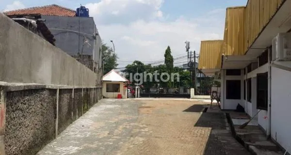 image GUDANG LUAS DI TB SIMATUPANG, PASAR REBO, JAKARTA TIMUR (4)