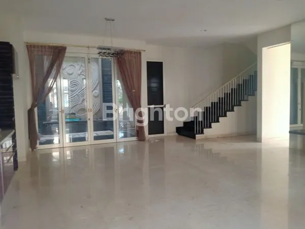 image RUMAH MEWAH HOOK 2,5 LANTAI SEMI FURNISHED DI SAN DIEGO PAKUWON CITY SEMI FURNISH (6)