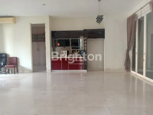 image RUMAH MEWAH HOOK 2,5 LANTAI SEMI FURNISHED DI SAN DIEGO PAKUWON CITY SEMI FURNISH (3)