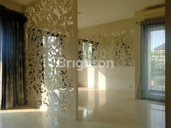 image RUMAH MEWAH HOOK 2,5 LANTAI SEMI FURNISHED DI SAN DIEGO PAKUWON CITY SEMI FURNISH (4)