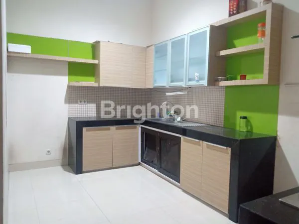 image RUMAH MEWAH HOOK 2,5 LANTAI SEMI FURNISHED DI SAN DIEGO PAKUWON CITY SEMI FURNISH (2)