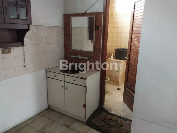 image RUMAH TINGGAL DI TENGAH KOTA (6)