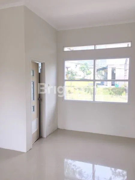 image RUMAH BARU MODERN DENGAN KOLAM RENANG SETIABUDI REGENCY BANDUNG (2)