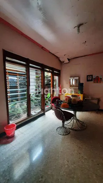 image RUMAH ELITE KAWASAN MANYAR (6)