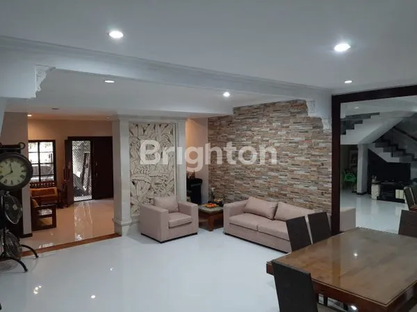 RUMAH CANTIK DI RENON