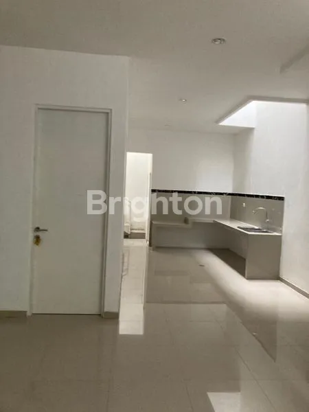 image DHARAMAHUSADA BARU GRESS 2,5 LANTAI BANGUNAN SANGAT MODERN  (3)