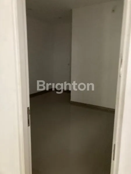 image DHARAMAHUSADA BARU GRESS 2,5 LANTAI BANGUNAN SANGAT MODERN  (6)