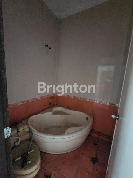 image RUKO 2.5 LANTAI STRATEGIS DI JL. MERDEKA (8)