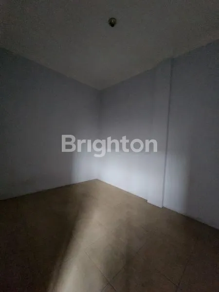 image RUKO 2.5 LANTAI STRATEGIS DI JL. MERDEKA (6)