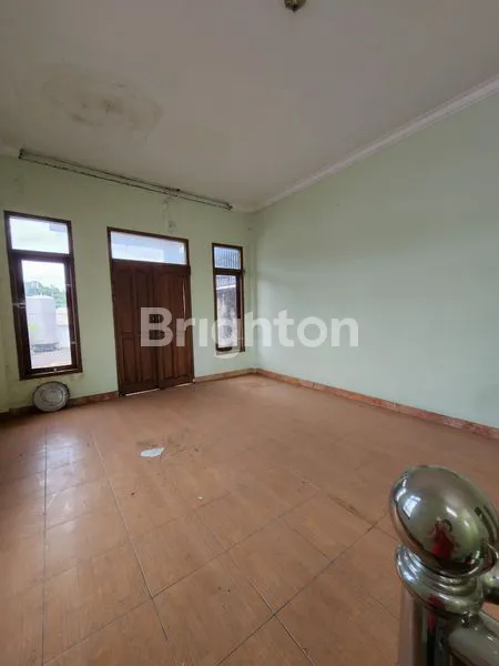 image RUKO 2.5 LANTAI STRATEGIS DI JL. MERDEKA (4)