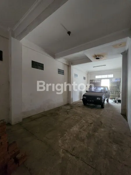 image RUKO 2.5 LANTAI STRATEGIS DI JL. MERDEKA (5)