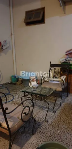 image MURAH, RUMAH SIAP HUNI, FULL FURNISHED SURABAYA BARAT, DARMO2AN, DEKAT MALL, HOTEL, RESTAURANT SEKOLAHAN DAN TEMPAT IBADAH (4)