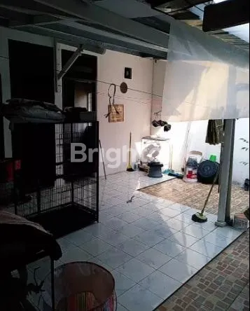 image RUMAH STRATEGIS 2 LANTAI DI RAWAMANGUN JAKARTA (4)